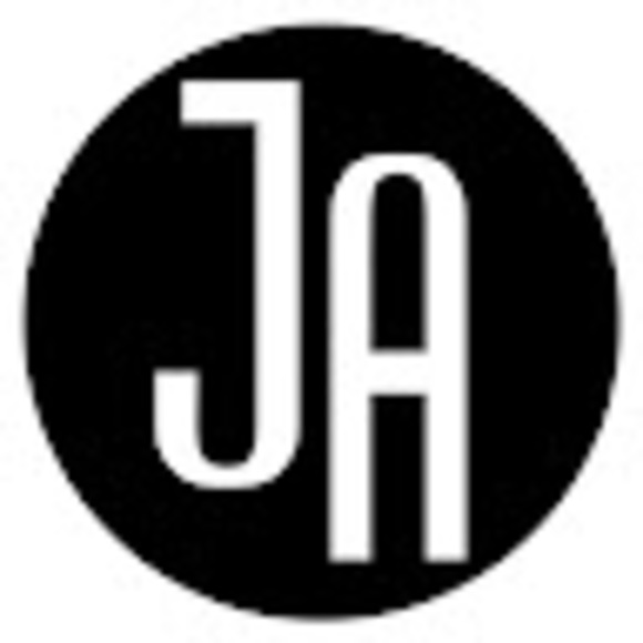 Meet your Posher, Jade - Picture 1 of 1